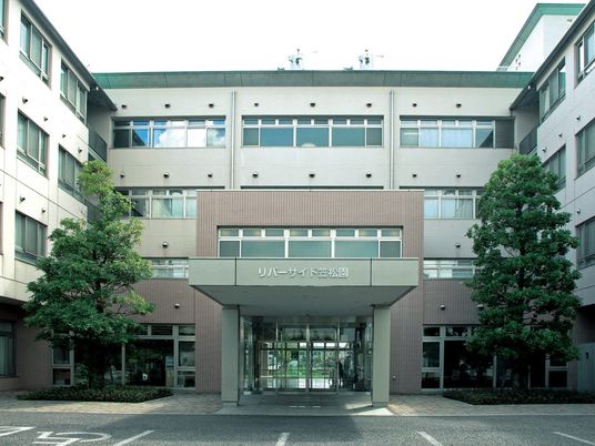 施設の正面玄関  