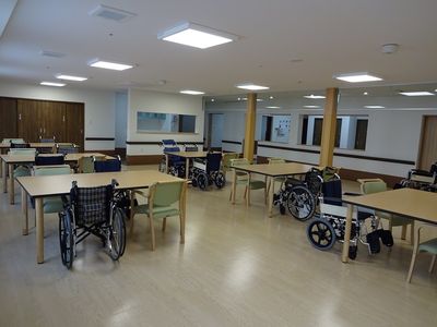 車椅子がある広い室内