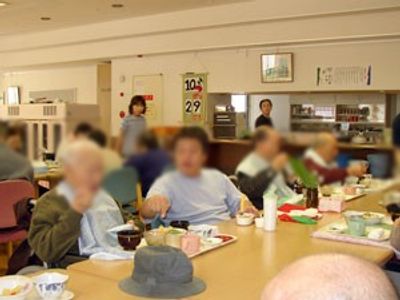 賑やかな食堂