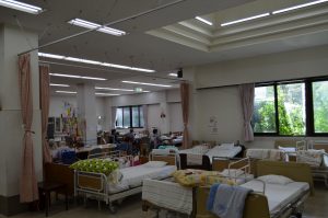 医療法人社団日新会城山病院の外観