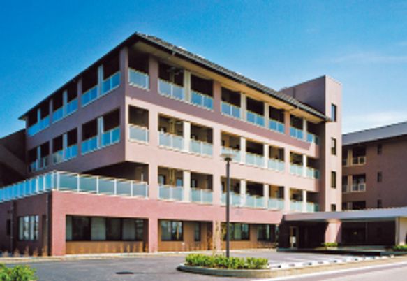 広々とした建物の外観