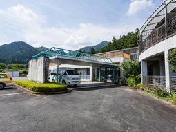 山景望む施設外観  