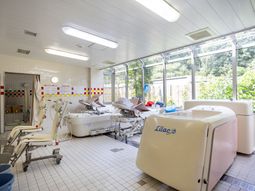 機能訓練室の浴槽  