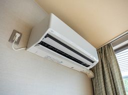 壁掛けエアコン  