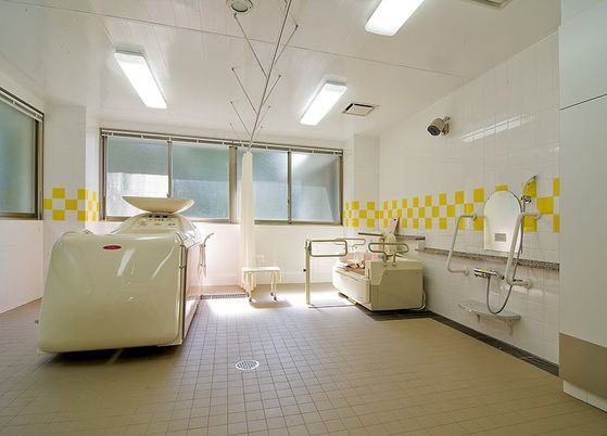 広々とした浴室