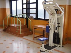 機能訓練室の運動器具  