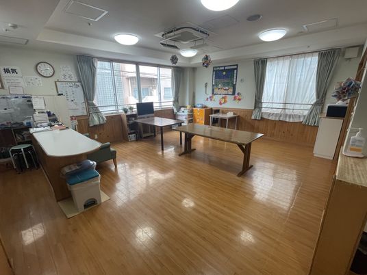 機能訓練室の明るい空間