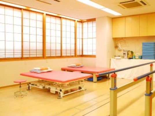 開放的な機能訓練室