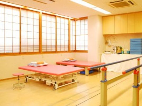開放的な機能訓練室