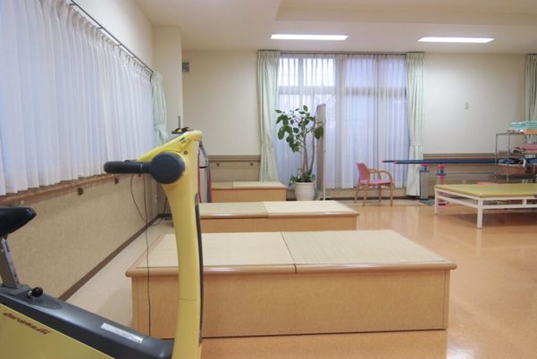 運動機器のある訓練室  