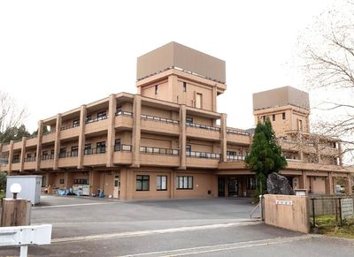 外観の落ち着いた建物