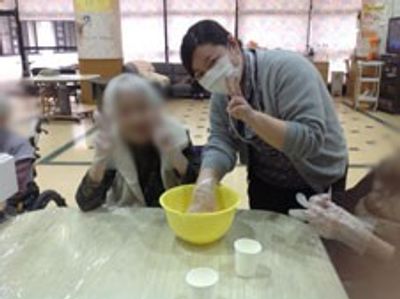 作業中の施設内