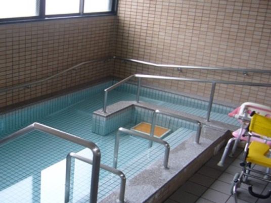 バリアフリー構造の浴室