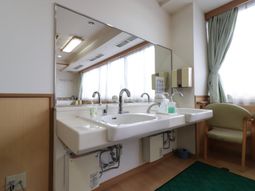 清潔感のある洗面台エリア