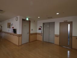 廊下の清潔な空間