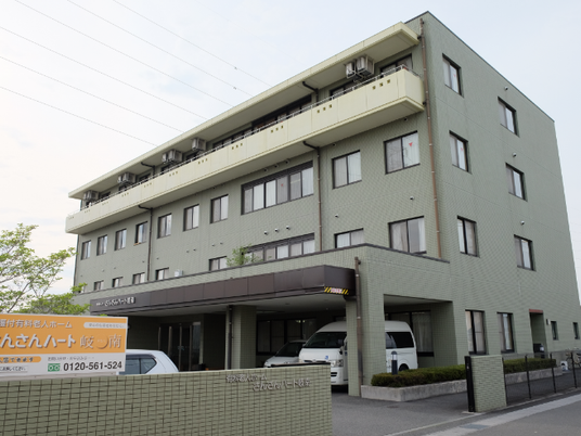外観の建物正面  