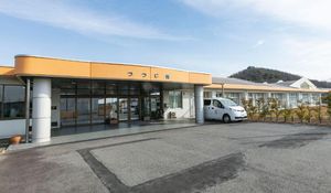入り口がある建物外観