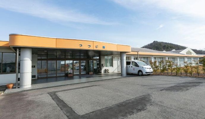入り口がある建物外観