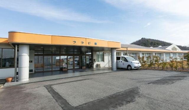 入り口がある建物外観