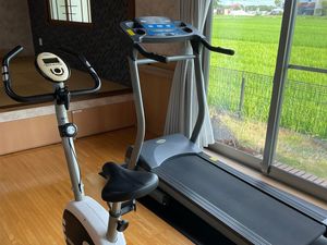 機能訓練室の運動器具  
