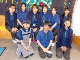 スタッフが集まる様子