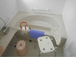 バリアフリーな浴室