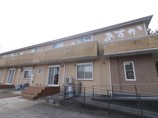 外の施設正面図