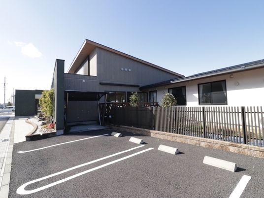 閑静な住宅街の外観