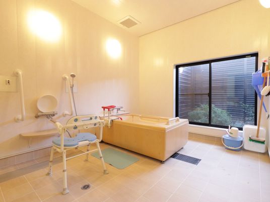 バリアフリー対応の浴室