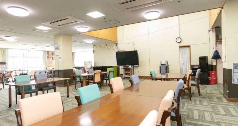 明るいスペースのラウンジ