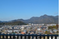 遠くの山々が見える景色