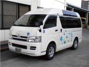 送迎用のワゴン車