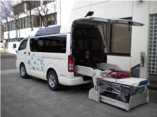 機能訓練室の送迎車