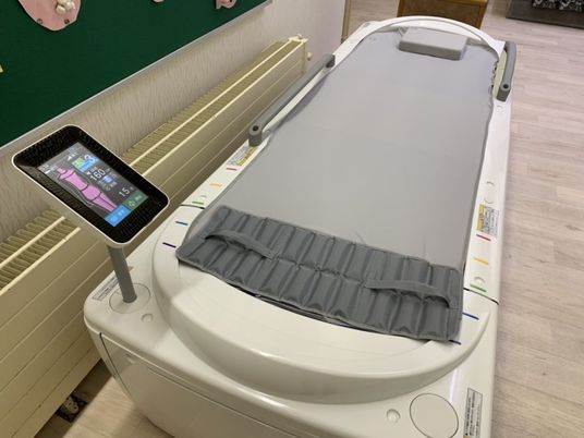 機能訓練機器のある室内  