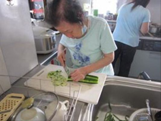 料理をする人の様子