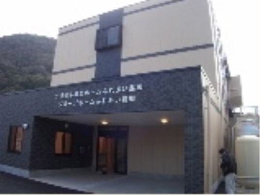 新しい建物の外観