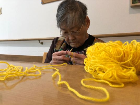 手仕事を行う利用者