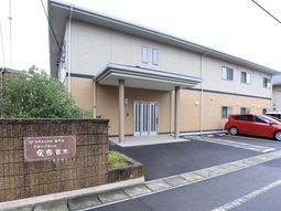 清潔感のある建物エントランス