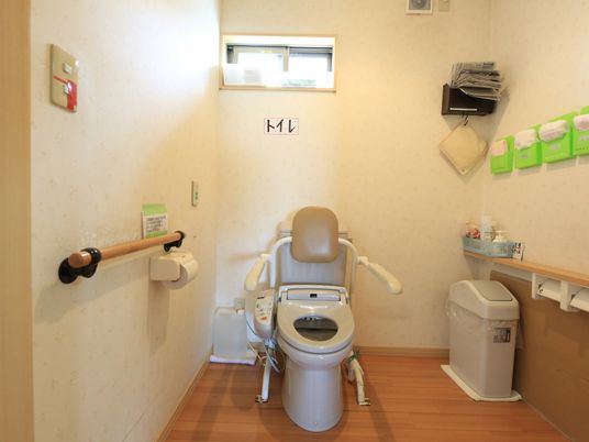 バリアフリーのトイレ空間