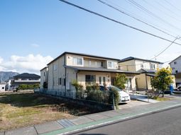 明るい佇まいの外観