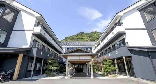 美しい入口の外観