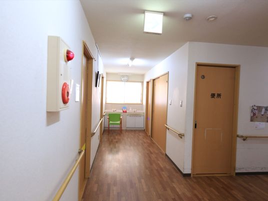 廊下と部屋の入り口