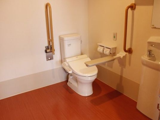 バリアフリーのトイレ設備