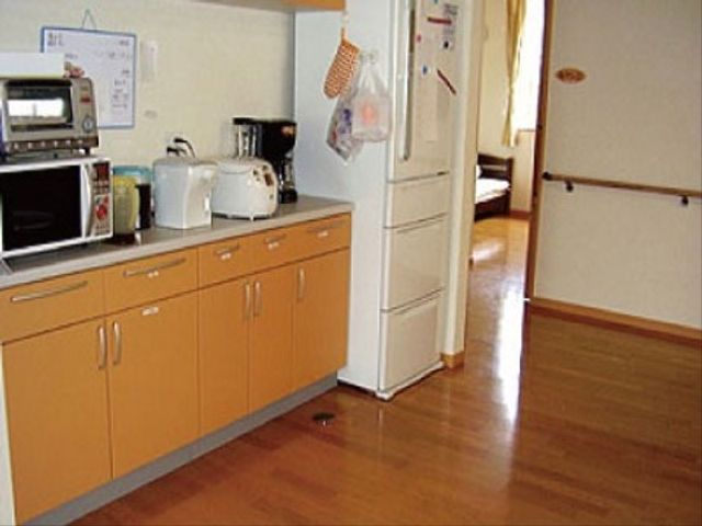 清潔で広いキッチン環境 キッチン 清潔で使いやすいキッチンで、利用者様の健康を支えるお仕事をしませんか。