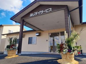施設のエントランス  