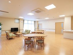 明るく広々としたダイニング