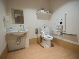 バリアフリーのトイレ設備