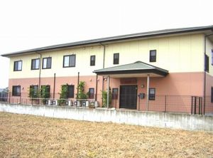 暖かみのある外観の建物