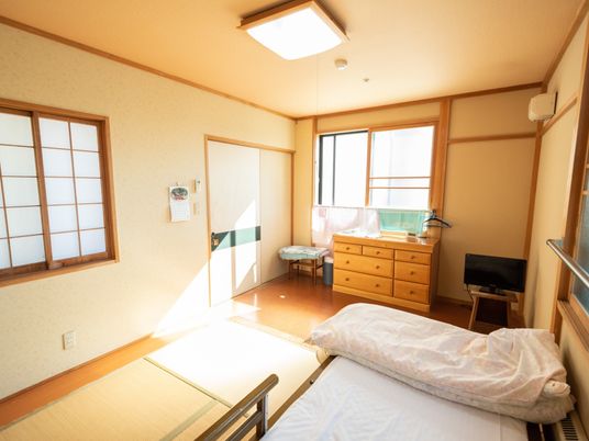 明るい和室の居室