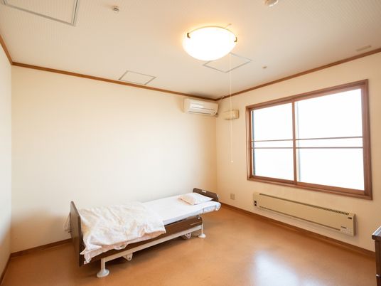 明るい個室の一角